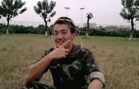 何捷谈过几次恋爱,张馨予是他的初恋吗（何捷初恋是张馨予吗）