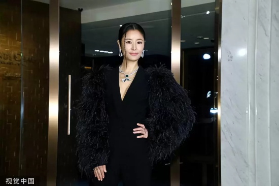 林心如林熙蕾赵心绮出席某活动，三人同框合影气质超凡