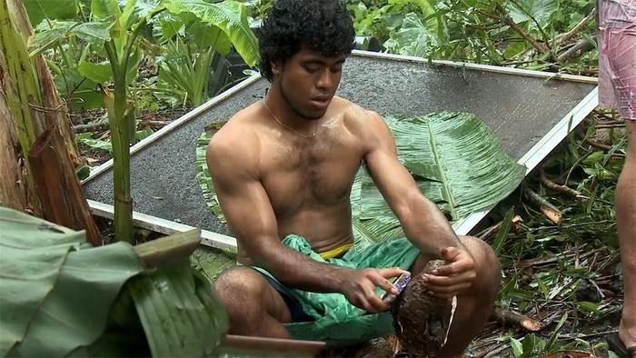 最“原始”民族,当地人不爱穿衣服,夫妻生活都不回避