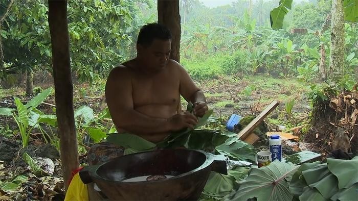 最“原始”民族,当地人不爱穿衣服,夫妻生活都不回避