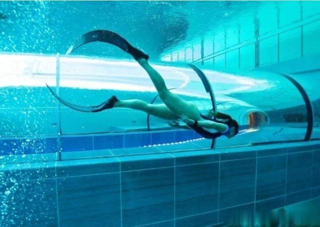 世界上最恐怖的游泳池,让人看了就害怕,你敢去试试么?