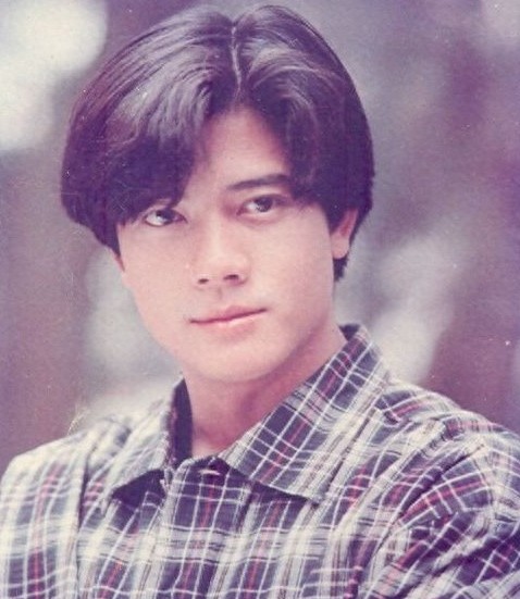 不输当红小鲜肉，郭富城年轻帅照珍藏版，与周星驰还合过影