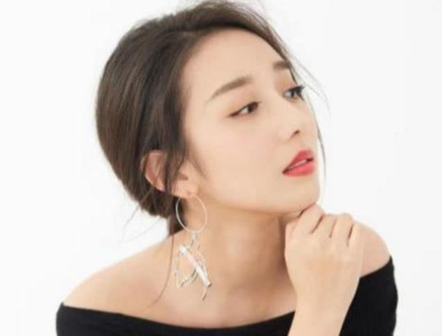 她曾是《非诚勿扰》最美观众，因一个镜头被星探看中，如今成演员