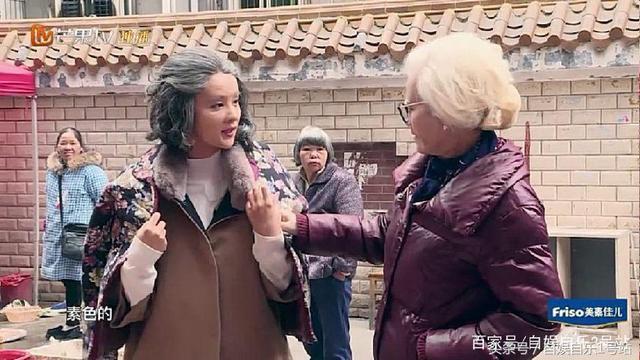 邓莎母女逛农贸,进饭店,价位却暴露了邓莎妈妈的真实消费水平!