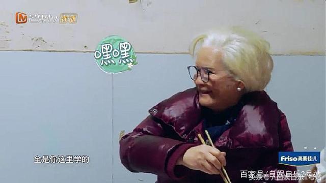 邓莎母女逛农贸,进饭店,价位却暴露了邓莎妈妈的真实消费水平!