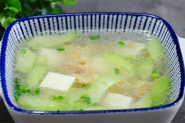 丝瓜汤发黑是怎么回事 丝瓜汤怎么做不会变黑 丝瓜汤发黑是怎么回事 丝瓜汤怎么做不会变黑