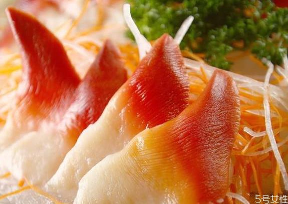 刺身为什么要放柠檬 刺身的柠檬怎么用 刺身为什么要放柠檬 刺身的柠檬怎么用