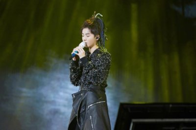 ​蔡依林的身高（156CM蔡依林穿短裙）