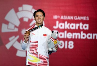 ​福建9地级市体育明星代表，第6位被誉为“中国羽毛球一哥”