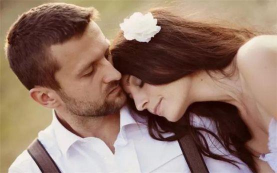 女人出轨后承认错误，男人是否能够原谅她？