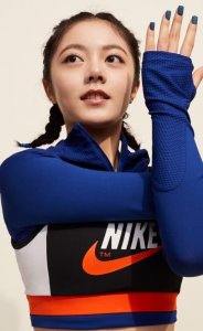 ​赵今麦发育有点猛(17岁的时候赵今麦就发育的这么好了)