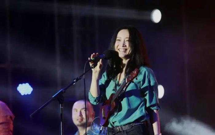 都说是最红版本的《山歌好比春江水》，了解下