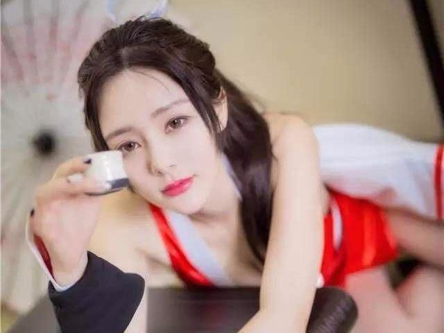 美女cos不知火舞, 冯提莫最萌, 张琪格最胸, 最后这张画风有点不一样