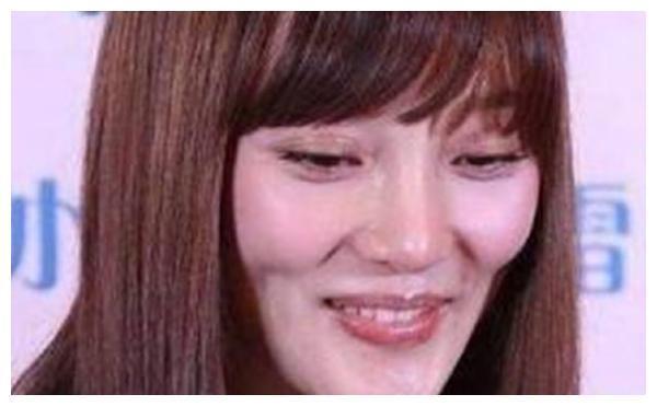 女明星尴尬瞬间，李小璐辣眼睛，范冰冰生无可恋，最后一位给跪了