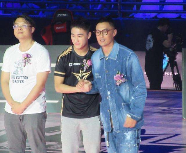 他们不仅是专业演员与歌手，也是隐藏的