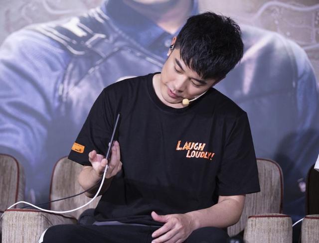 他们不仅是专业演员与歌手，也是隐藏的