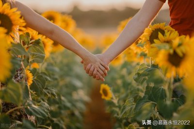 ​男女交往中女生该主动吗，其实主动的女生更有魅力，更易获取幸福