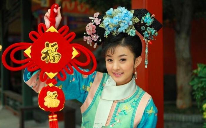 杨幂等人旗头装，刘亦菲最美竟是PS，你为谁抱不平