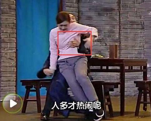 “被揩油”的4位女星，第一位忍气吞声，最后一位怒扇男方两耳光