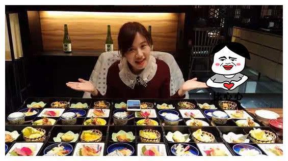 密子君“最悲惨经历”，直播一场才吃不到一半，网友：不如放弃吧