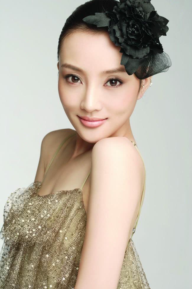 网络票选“讨厌女星排行前20位”，李小璐，董洁，杨幂却靠最前