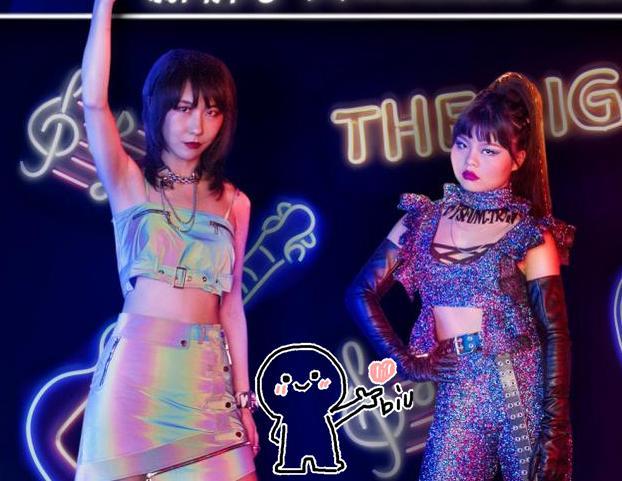 3sunshine发秋装照，C皇致敬“麻辣鸡”，网友：很高级