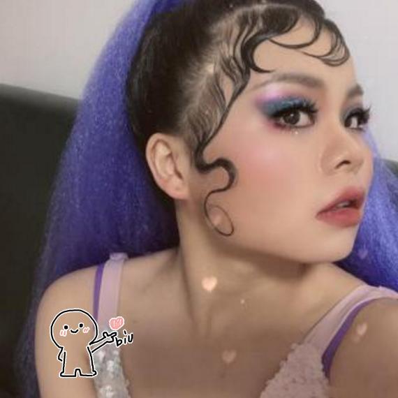 3sunshine发秋装照，C皇致敬“麻辣鸡”，网友：很高级