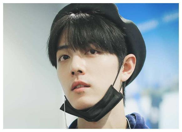 肖战最爱喝的一种饮料，00后却嫌弃难以下咽，粉丝心疼：别喝了