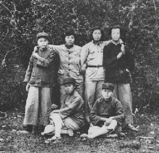 ​老照片：1931-1949，中国女兵20张风采照，她们都是最可爱的人！