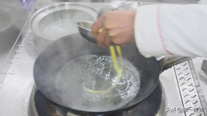 清淡紫菜汤怎么做（清淡好吃紫菜蛋花汤步骤）