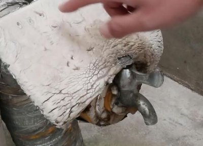 ​暖气管冻住了怎么快速解冻，我家地暖冻了，该怎么解冻？