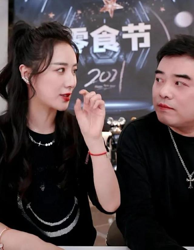 薇娅老公互怼全程时间（薇娅罕见秀恩爱）(2)