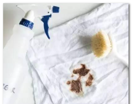 衣服发黄怎么清洗最有效,白衣服发黄怎么洗可以变白图11