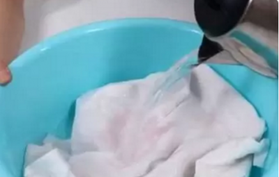 ​衣服发黄怎么清洗最有效,白衣服发黄怎么洗可以变白