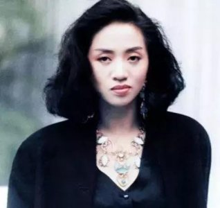 ​传奇巨星梅艳芳：恋情坎坷错爱渣男，去世后成龙梁家辉曾志伟痛哭