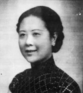 ​张闾瑛时隔25年第一次见到父亲张学良，却接到带给母亲的离婚书