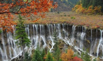 ​中国最宽的瀑布是,诺日朗瀑布是中国最宽的瀑布吗?