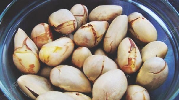 菠萝蜜核没煮熟有毒吗