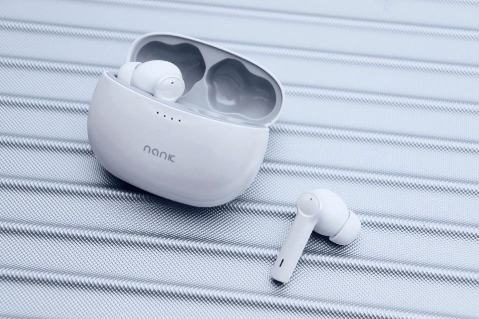 入耳式蓝牙耳机哪个音质好（入耳看不见隐形蓝牙耳机推荐）