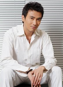 ​著名演员柳云龙：成名前很坎坷，与初恋妻子相爱一生