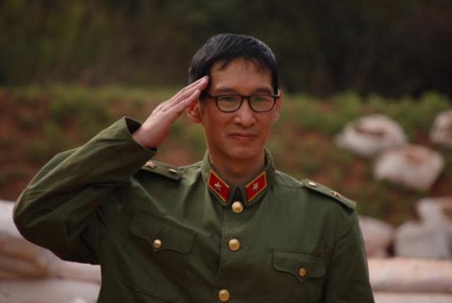 王劲松一人就能演一部缉毒大剧，从警察到毒枭，网友：毫无违和感