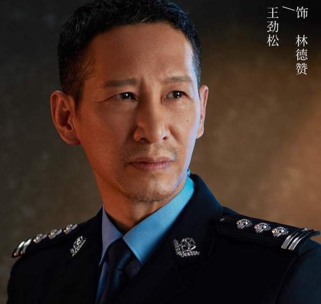 王劲松一人就能演一部缉毒大剧，从警察到毒枭，网友：毫无违和感