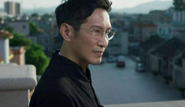 王劲松一人就能演一部缉毒大剧，从警察到毒枭，网友：毫无违和感