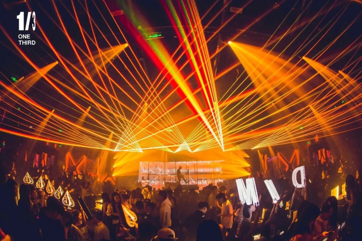 杭州最大的酒吧是哪个（一文了解杭州酒吧的天花板）