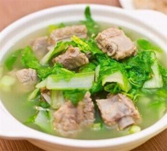 ​排骨炖白菜 --- 汤洁白 味鲜香 肉烂脱骨