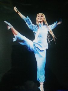 ​一代偶像石钟琴：演《白毛女》红极一时，丈夫离世后她怎样了？