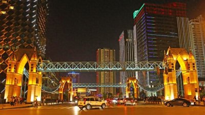 ​武汉最贵的商业广场：定位高端，去消费的人十有八九都有这个特点