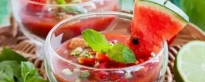 ​西瓜和辣条能一起吃吗