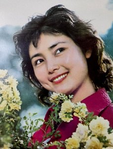 ​著名演员姜黎黎：嫁小三岁汪宝生，低调恩爱45年，女儿成夫妻骄傲