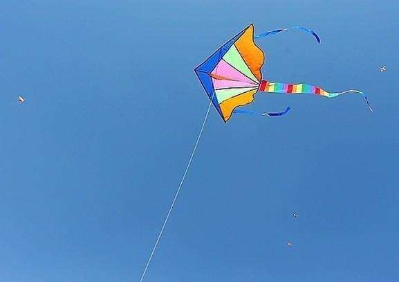 飞1000米的风筝要多大(风筝最高能飞多高)